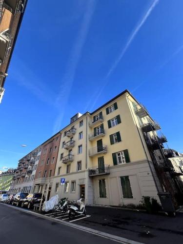 Central & modern penthouse-studio with balcony & air-condition, Zurich (photo 10)