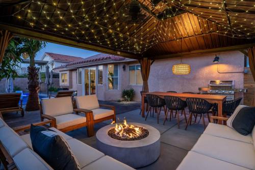 The Crescendo Stylish Modern Pool Home in Indio, USA