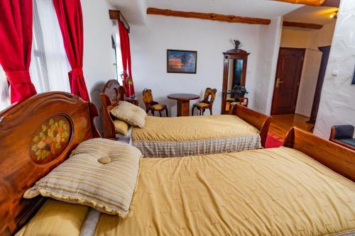 521732430 Etno selo Stanišići Hotel Pirg