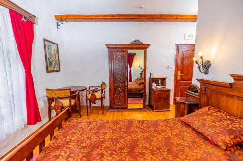 521733690 Etno selo Stanišići Hotel Pirg