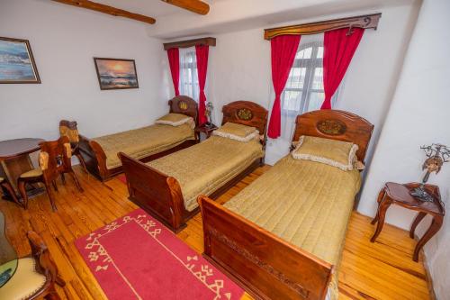 521735081 Etno selo Stanišići Hotel Pirg