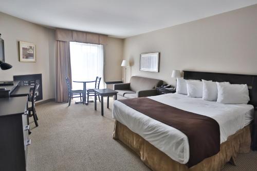Standard Queen Room with Balcony
