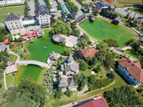 521737635 Etno selo Stanišići Hotel Pirg