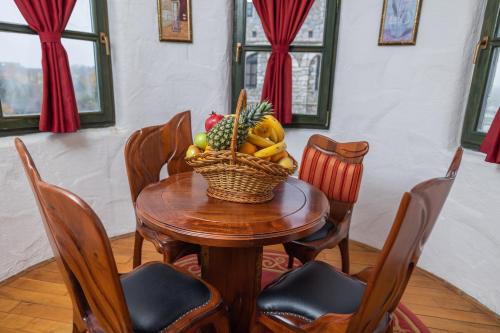 521737919 Etno selo Stanišići Hotel Pirg