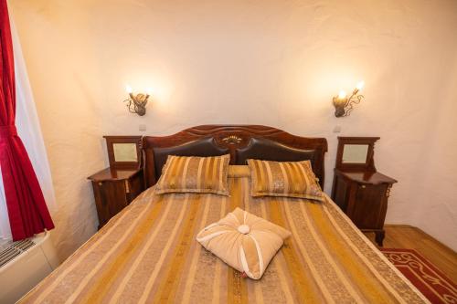 521737946 Etno selo Stanišići Hotel Pirg