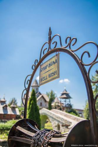 521743091 Etno selo Stanišići Hotel Pirg