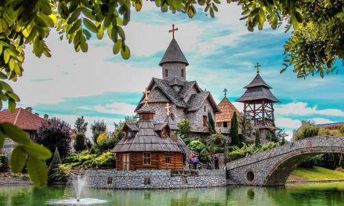 521743118 Etno selo Stanišići Hotel Pirg
