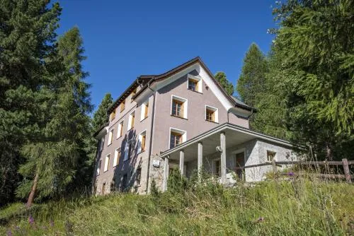 Hostel by Randolins in St. Moritz, Schweiz
