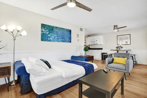 Beach Condo - Hollywood Beachfront and Broadwalk in Hollywood, USA