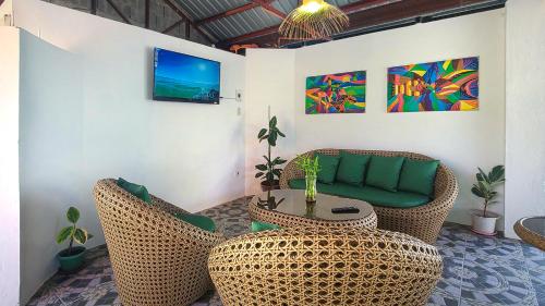 EspIliNorte, Stay and Play, San Juan