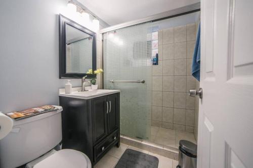 Midway Airport 2 Bedroom with full Kitchen in Chicago, USA
