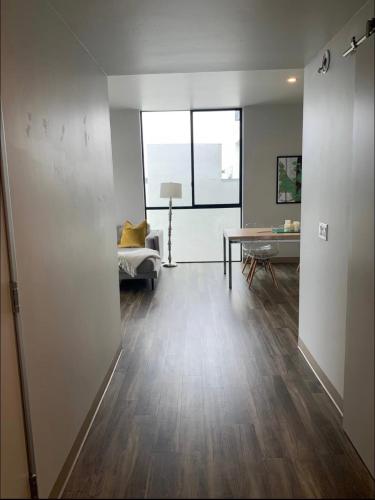 Modern 2-Bedroom Apartment in Little Italy - image 5
