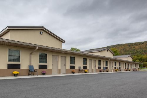 Lock Haven Grandview Hotel - image 5