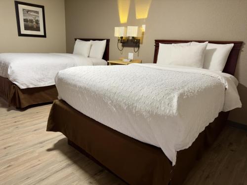 2 double beds