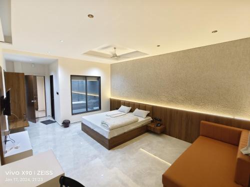 Hotel The Grand Khodiyar in Visnagar