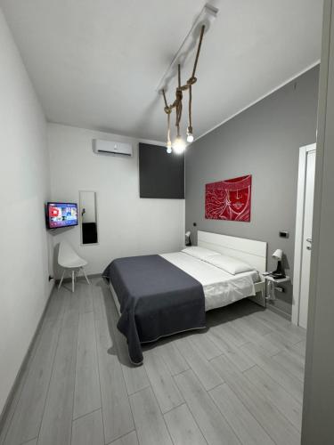 Home Serpico, Naples
