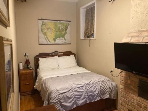 Queen bed with Private bathroom in Lakeview -2e