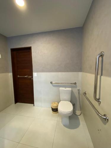 Deluxe Family Suite image 8