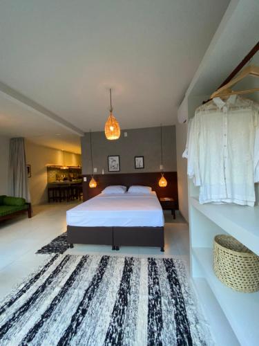 1 queen bed, 2 twin beds, 1 sofa bed