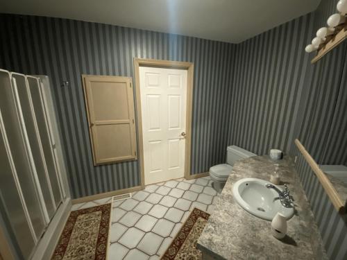 Luxury 3-Bedroom home - image 3