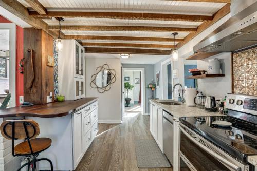 Lambertville Retreat - Walk to Shopping & Dining! in Lambertville (NJ)