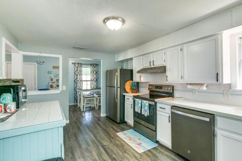 Aransas Pass Home with Fire Pit 2 Mi to Redfish Bay in Aransas Pass, USA
