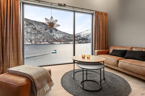 . Toppleilighet på bryggen i Sogndal med fantastisk utsikt
