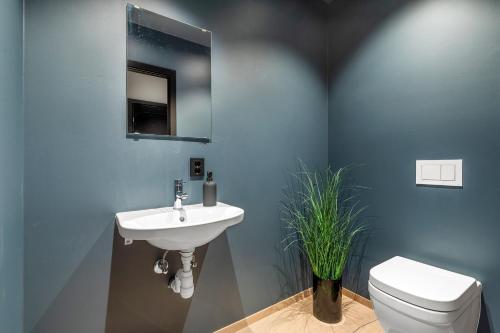 Bathroom, Toppleilighet pa bryggen i Sogndal med fantastisk utsikt in Sogndal