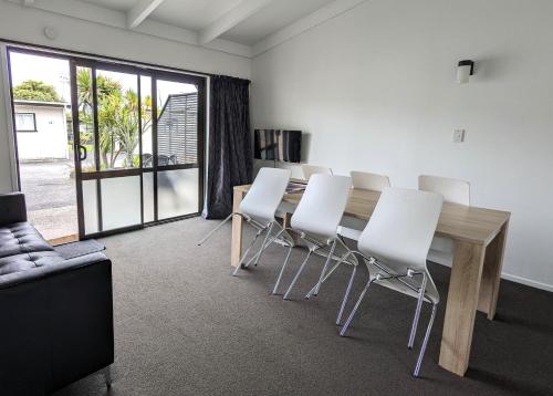 2 Bedroom Ensuite Motel Style Unit image 4