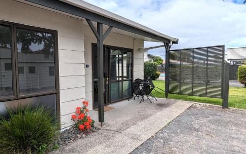 Holdens Bay Holiday Park Room Type - 2 Bedroom Ensuite Motel Style Unit Holdens Bay Holiday Park Room Type - 2 Bedroom Ensuite Motel Style Unit