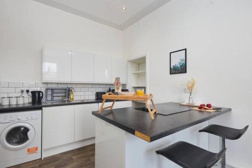 Sleeps 5 - Weekly Offers - Work & Family Stays - FREE WiFi, Leeds (Foto 9)