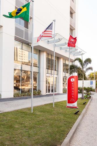 Ramada Hotel & Suites Campos Pelinca