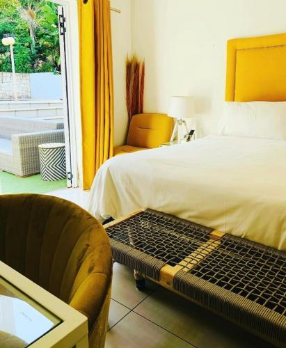 4 twin beds