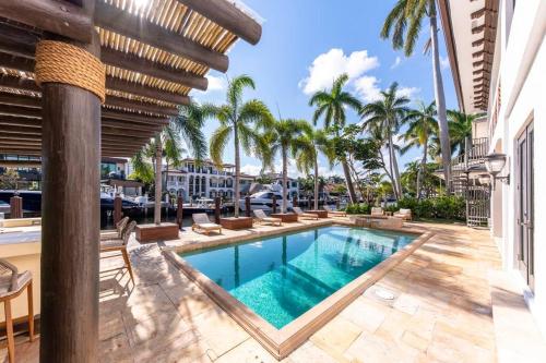 Tropical Waterfront 7 Bedroom House in Seven Isles in Fort Lauderdale, USA