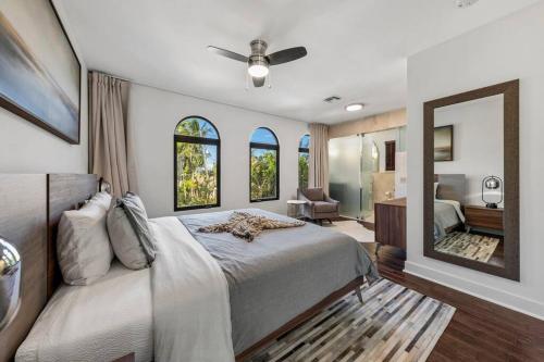 Tropical Waterfront 7 Bedroom House in Seven Isles in Fort Lauderdale, USA