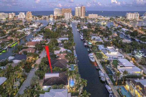 Tropical Waterfront 7 Bedroom House in Seven Isles in Fort Lauderdale, USA