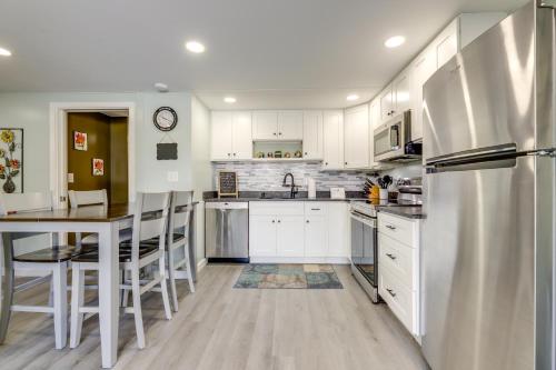 Close to Colleges Worcester Apt with Lake Access! in Worcester