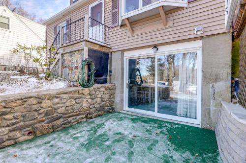 Close to Colleges Worcester Apt with Lake Access! in Worcester