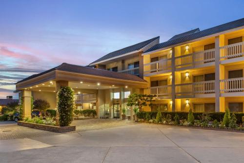 Foto - Best Western Plus Monterey Inn