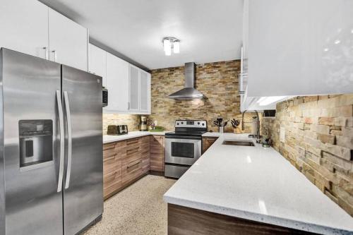 Heated pool, parking, 5 min walk to food and fun!, Fort Lauderdale (foto 6)