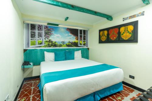 Deluxe King Room image 10