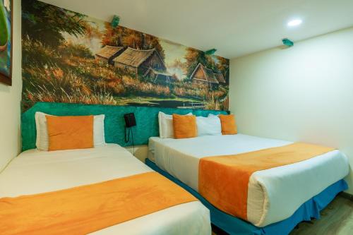 1 king bed, 1 twin bed