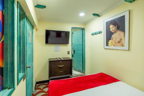 Standard Double Room image 10