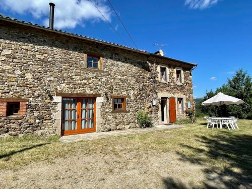 Gîte Saint-Vert, 5 pièces, 7 personnes - FR-1-582-230 - Location saisonnière - Saint-Vert