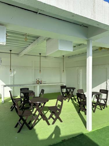 Victoria's Gennie Bay Village Hostal - image 4