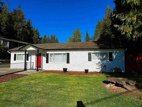 3BR Rambler w/ Large Kitchen near Boeing & Amazon