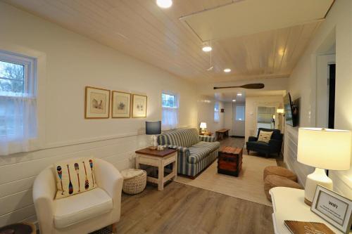 Sandpiper Cottage home in Ashville, USA