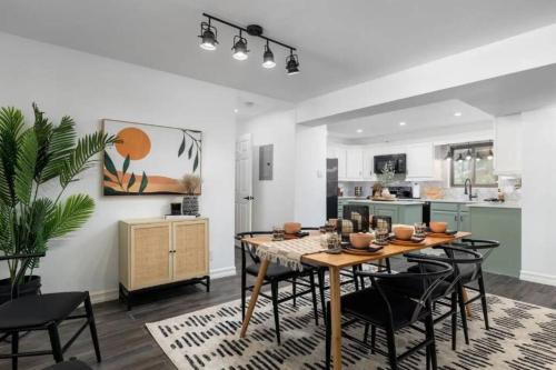 Modern Oasis in San Antonio w/h Amenities and Pool in San Antonio, USA