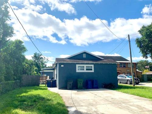 Getaway Clubhouse 5 mil Legoland & .5 mil Downtown in Winter Haven, USA