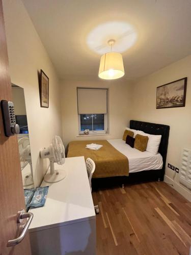 Metropolitan Coziness Private Bedrooms in Euston Station 161, St Pancras